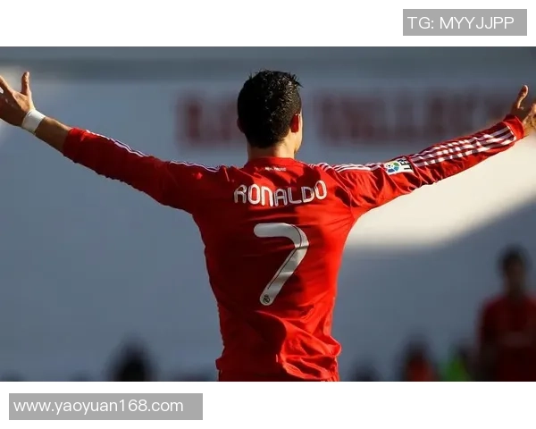 球迷必看：如何找到心仪球星的高质量足球壁纸资源攻略